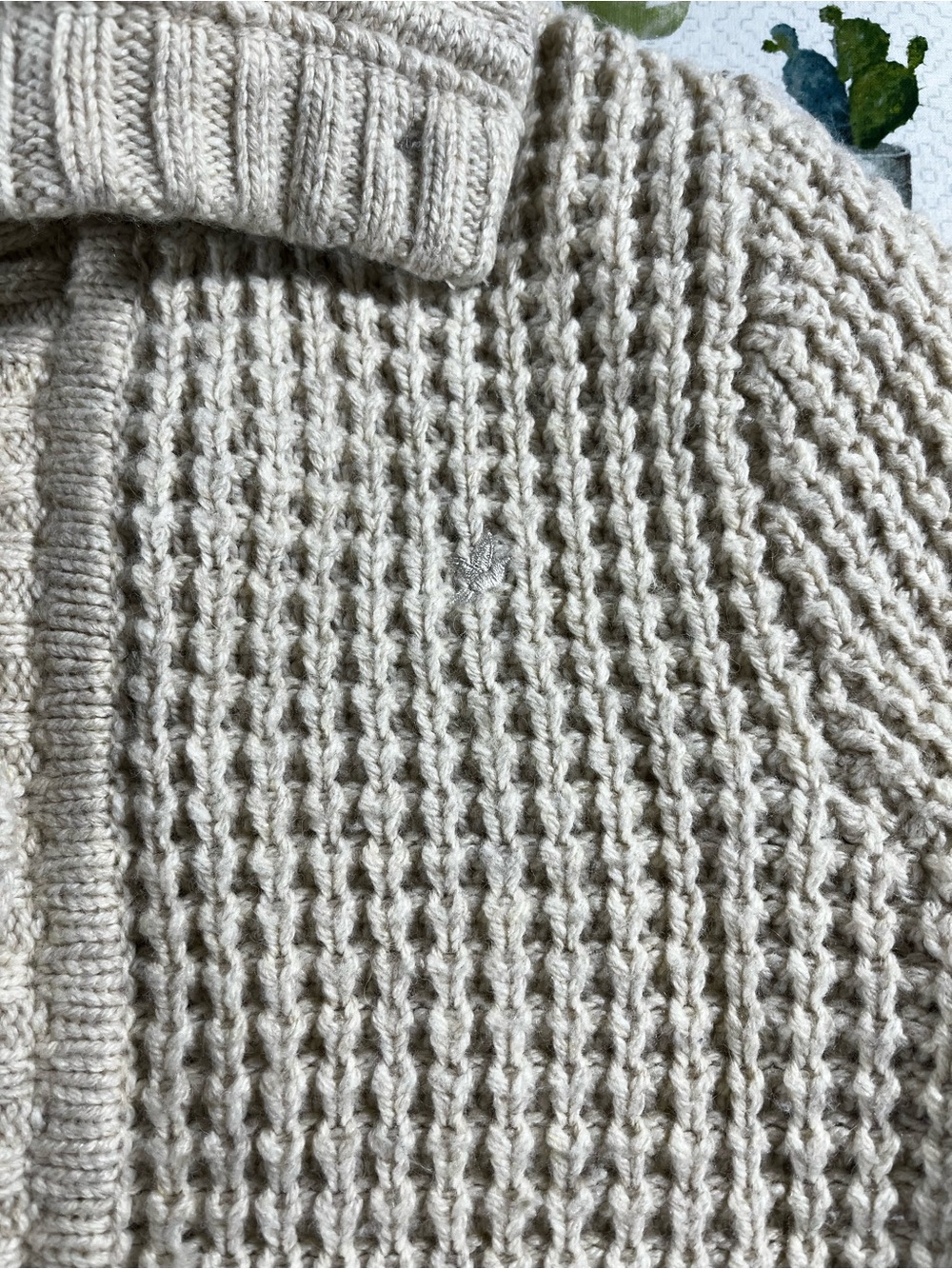 Aerie Large Knit Beige Button-Front Women's Sweater Cardigan Size Medium Pockets - Picture 5 of 14